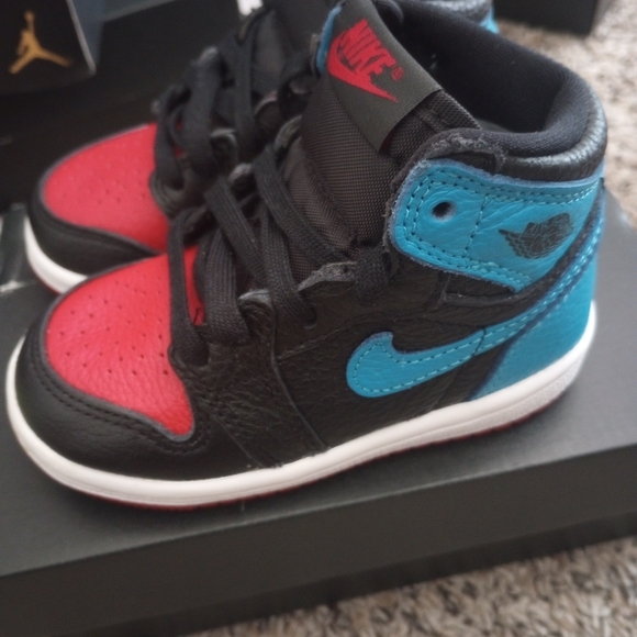 Kids Jordan 1 UNC To CHI - Picture 1 of 4